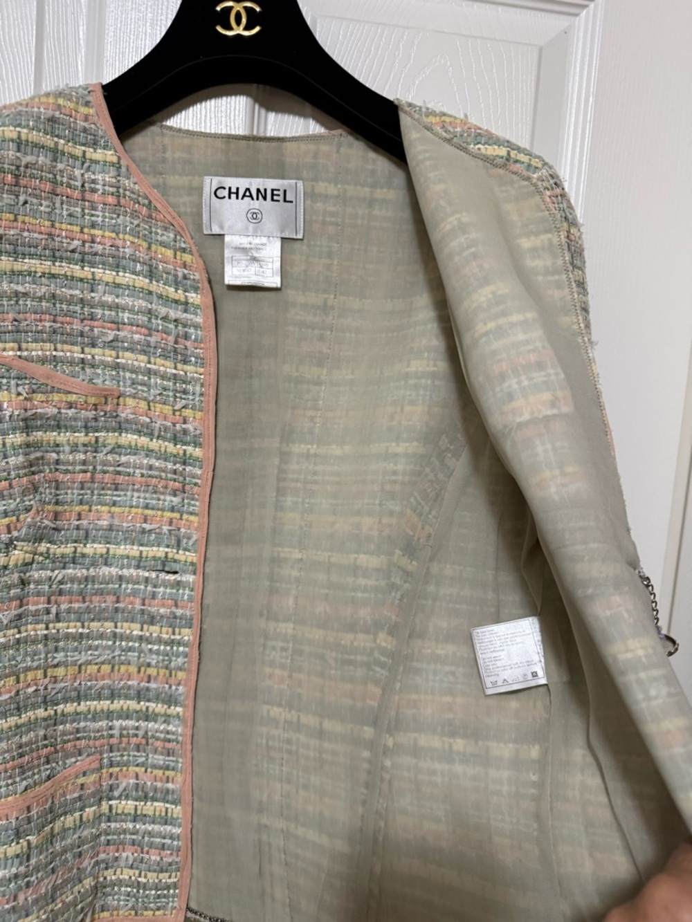 CHANEL PASTEL SILK TWEED JACKET - Picture 9 of 9